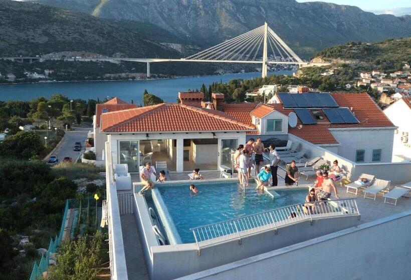 Апартаменты 2 Спальни с Террасой, Villa Antea Apartments