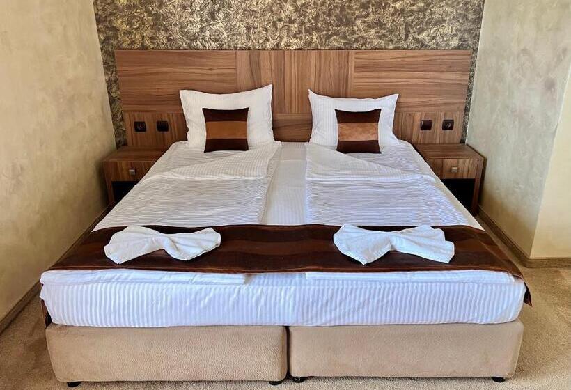 غرفة قياسية, Family Hotel Kontesa