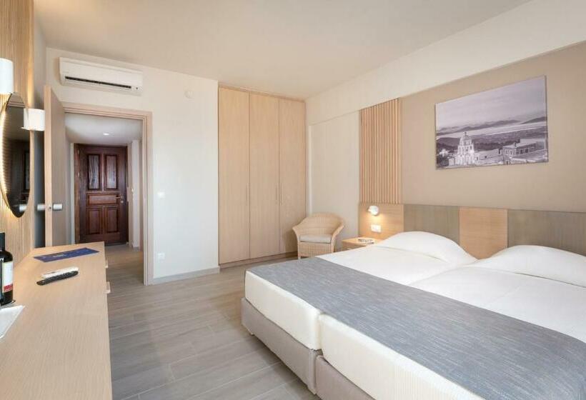 Семейный Номер Вид на Бассейн, Horizon Beach Resort