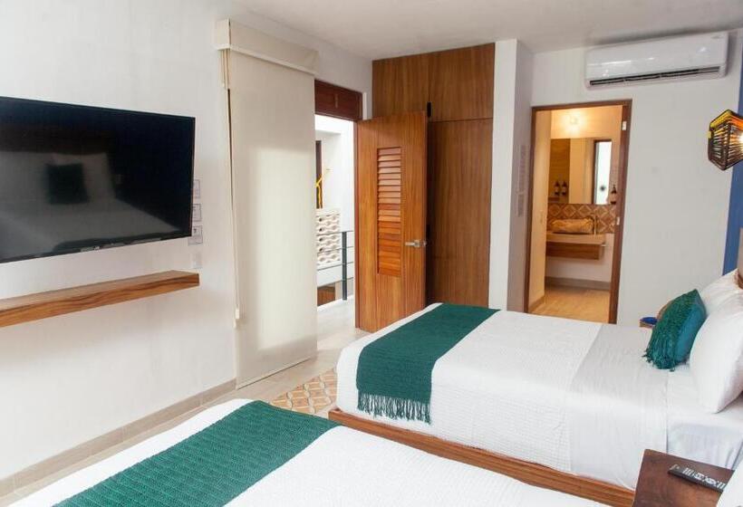 家庭工作室, Latino Hotel Boutique