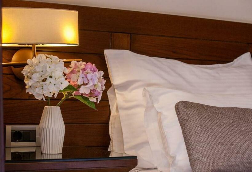 Полулюкс с Бассейном, Porto Platanias Beach Resort & Spa