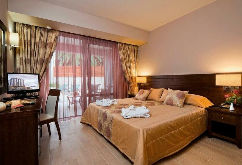 2 Sovrums Svit, Porto Platanias Beach Resort & Spa