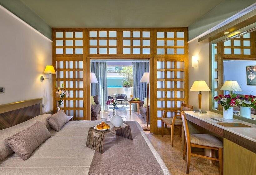 Полулюкс с Бассейном, Porto Platanias Beach Resort & Spa