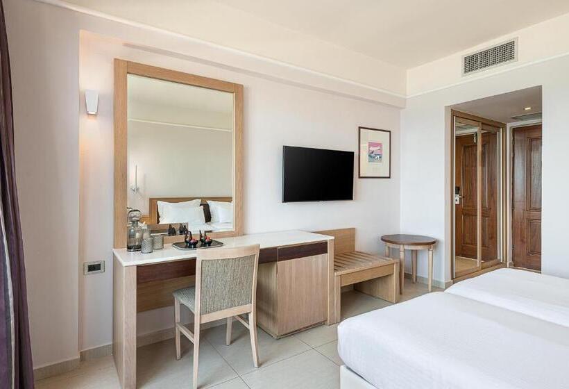 Номер Стандарт Боковой Вид на Море, Porto Platanias Beach Resort & Spa