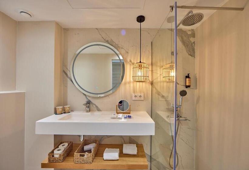 سوییت جونیور با بالکن, Tomir Portals Suites  Adults Only