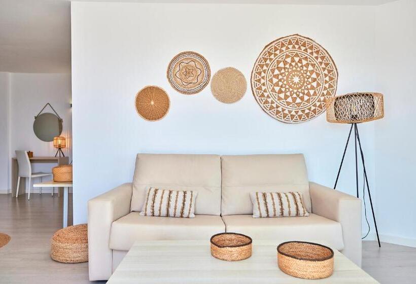 سوییت جونیور لوکس با چشم‌انداز دریا, Tomir Portals Suites  Adults Only