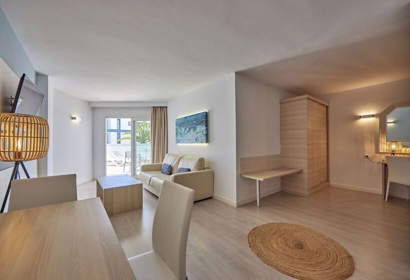 سوئیت جونیور با تراس, Tomir Portals Suites  Adults Only
