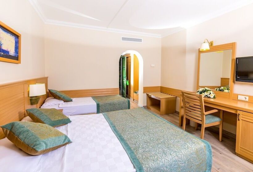 带花园景观和一个卧室的别墅, Grand Yazıcı Club Marmaris Palace