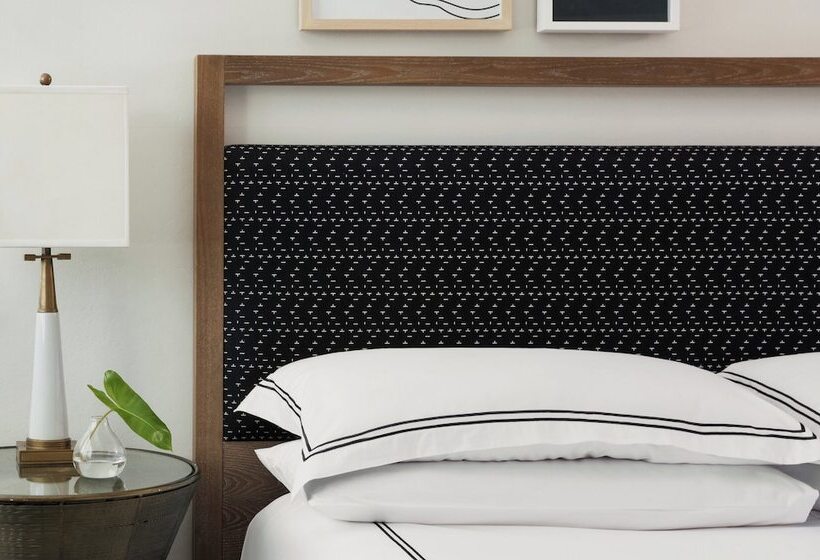 سوییت, Kimpton Surfcomber Hotel, An Ihg