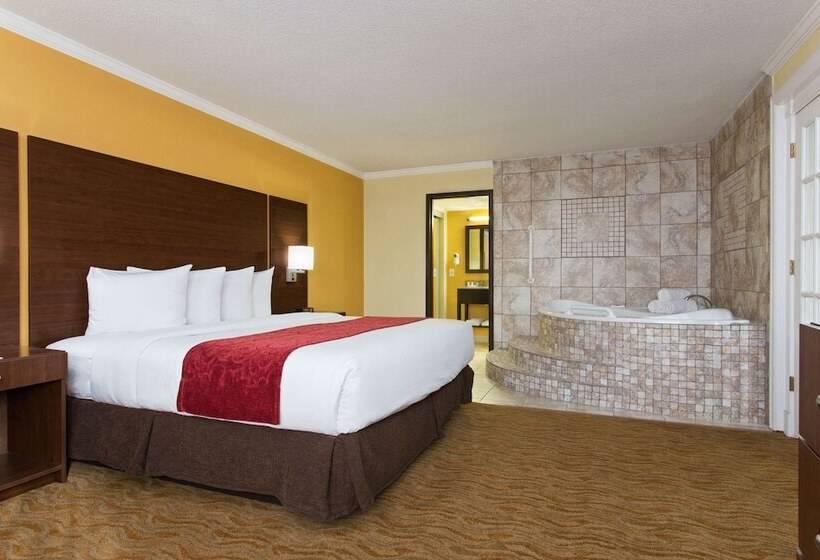 Люкс 2 Спальни, Ramada By Wyndham Tampa Westshore Airport South