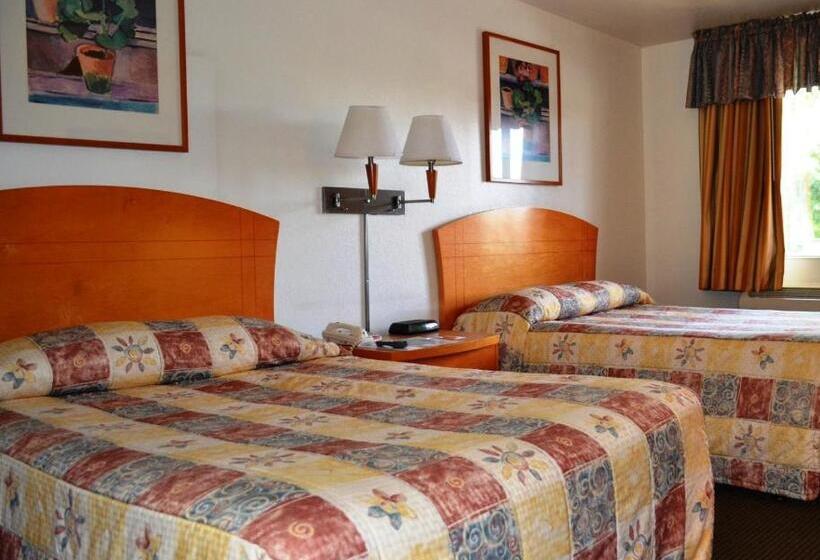 Номер Стандарт 2 Двуспальные Кровати, Fresno Inn