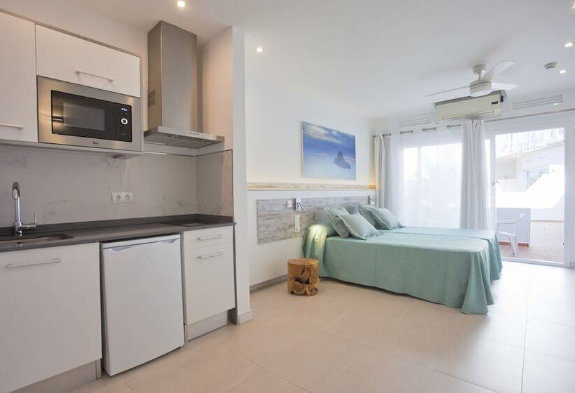 استودیوی استاندارد, Playa Bella Apartments