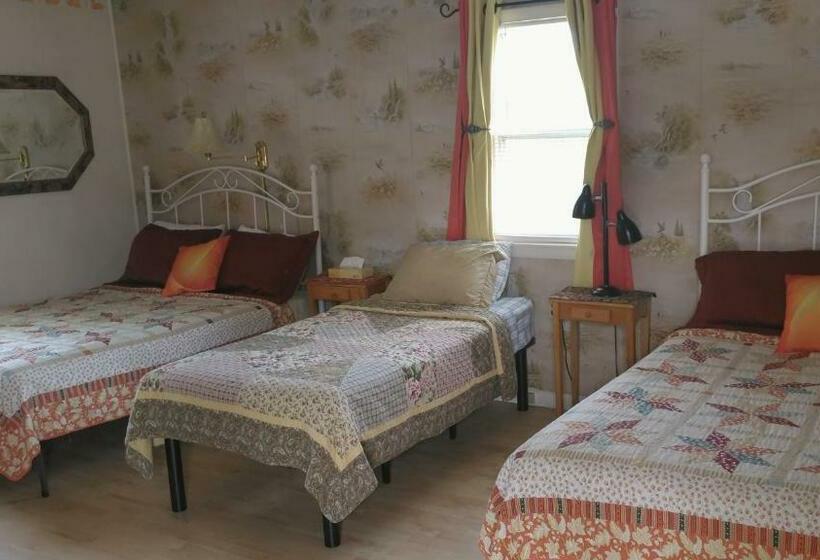 Семейный Номер, Midway Lodging
