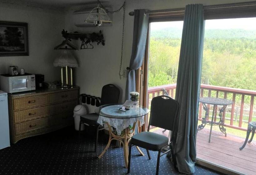 Номер Deluxe с Балконом, Midway Lodging