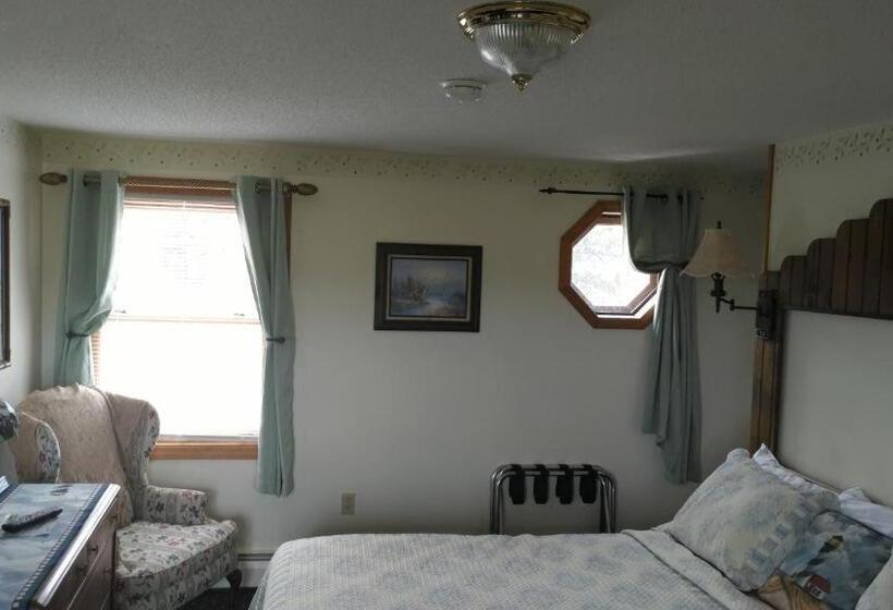 Номер Deluxe с Балконом, Midway Lodging