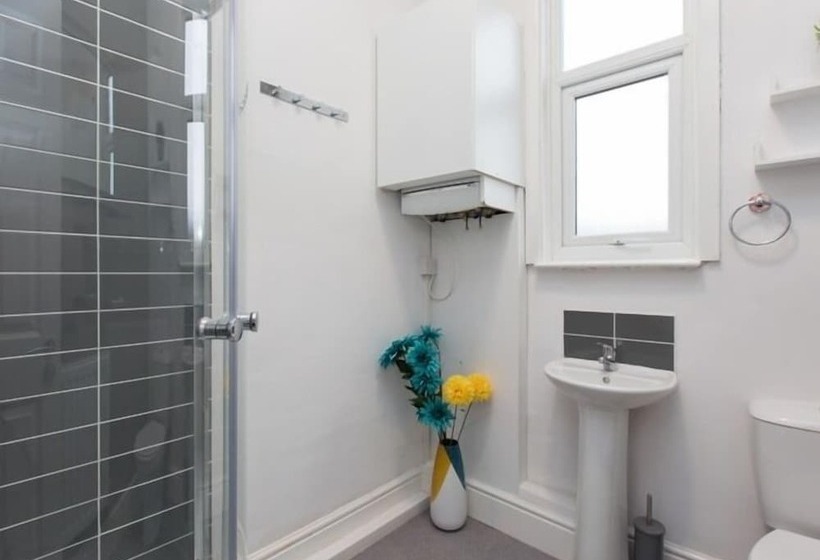 اتاق استاندارد یک تخته با سرویس بهداشتی مشترک, Townhouse @ 166 Ruskin Road Crewe