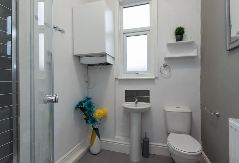 اتاق استاندارد یک تخته با سرویس بهداشتی مشترک, Townhouse @ 166 Ruskin Road Crewe