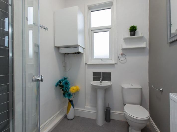 اتاق استاندارد یک تخته با سرویس بهداشتی مشترک, Townhouse @ 166 Ruskin Road Crewe