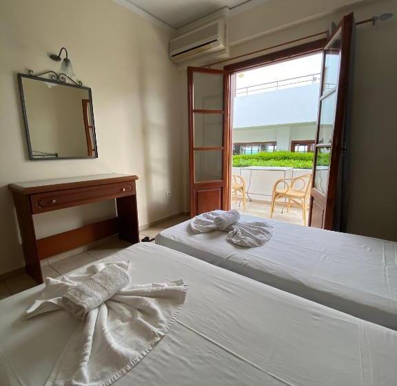 패밀리 스위트, Amazones Village Suites