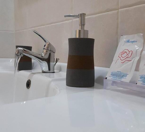 جناح, Amazones Village Suites
