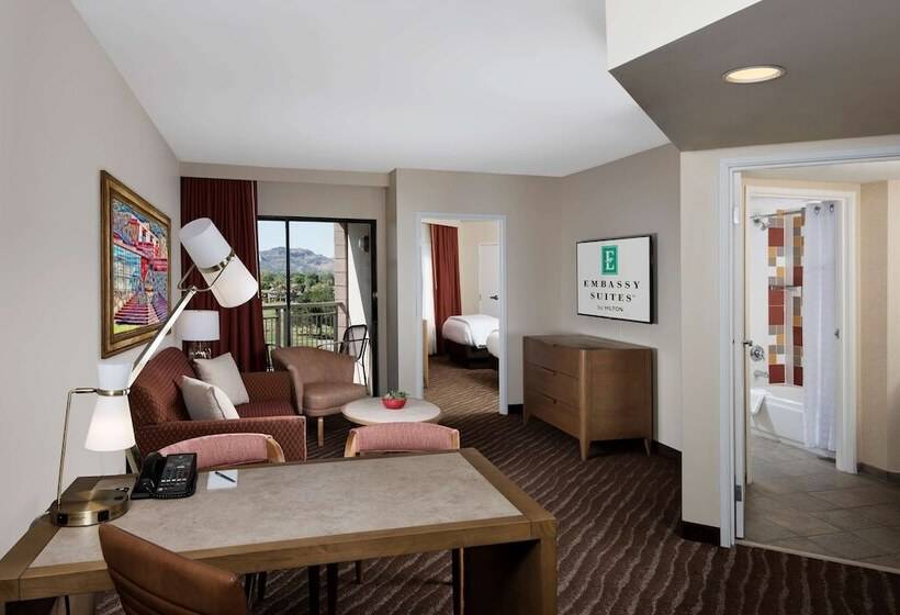 Люкс, Embassy Suites By Hilton Phoenix Scottsdale