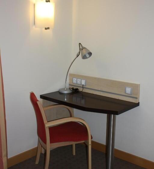 اتاق استاندارد, Holiday Inn Express Molins De Rei, An Ihg