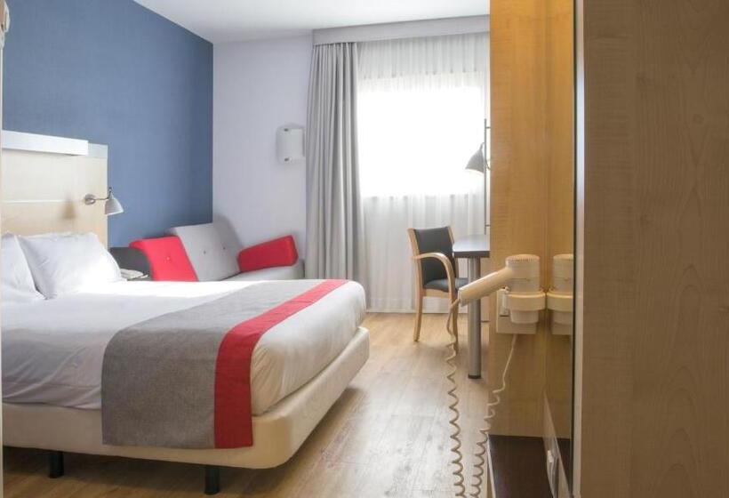 اتاق خانوادگی, Holiday Inn Express Molins De Rei, An Ihg