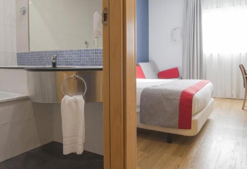 اتاق استاندارد, Holiday Inn Express Molins De Rei, An Ihg