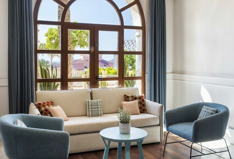 주니어 스위트, The Level At Melia Villaitana
