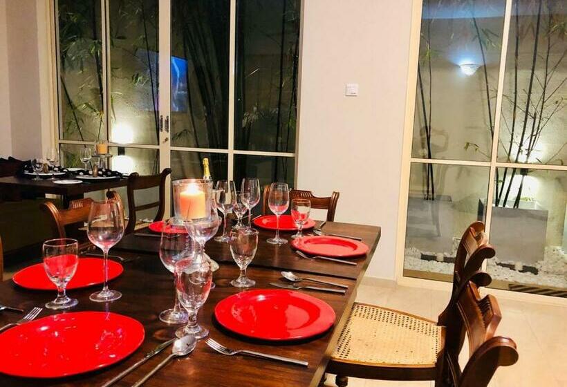 اتاق اجرایی, Rosmead Place By Thilanka