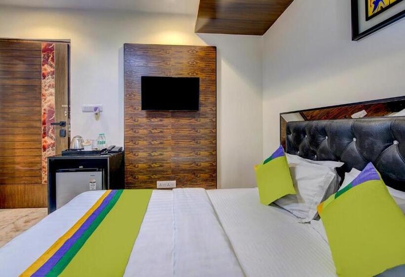 Номер Стандарт, Treebo Soho Newtown