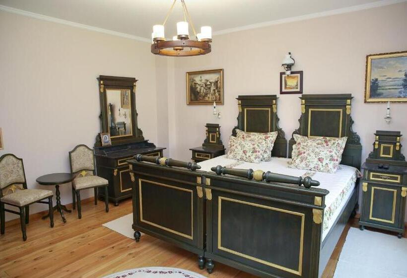 اتاق استاندارد با چشم‌انداز استخر, Palazzo Banicevic Luxury Rooms