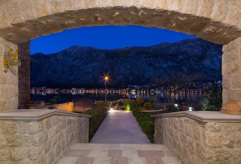 اتاق لوکس با بالکن و چشم‌انداز دریا, Palazzo Banicevic Luxury Rooms