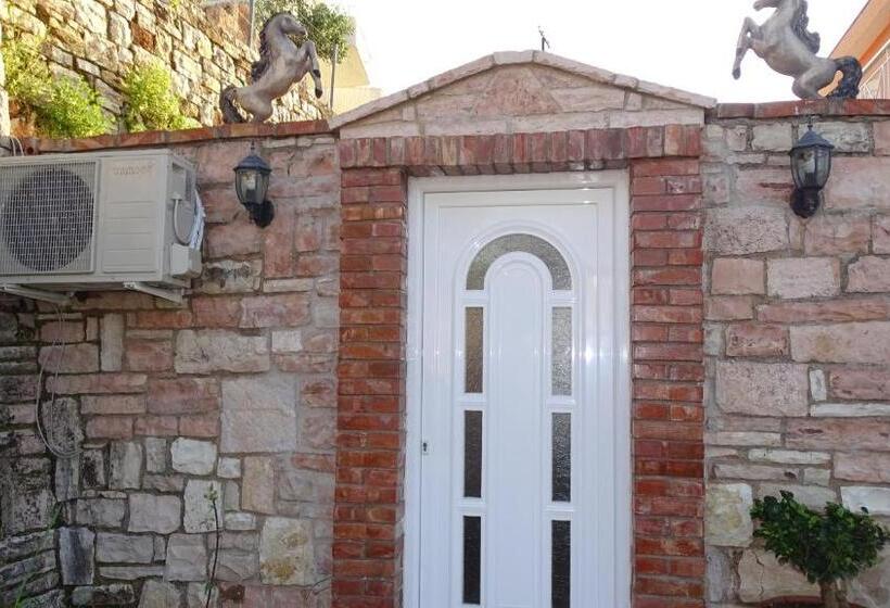 آپارتمان 1 خوابه با چشم‌انداز باغ, Villa Lions