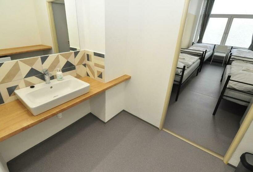 Четырехместный Номер Стандарт, Hostel Tereza Břeclav