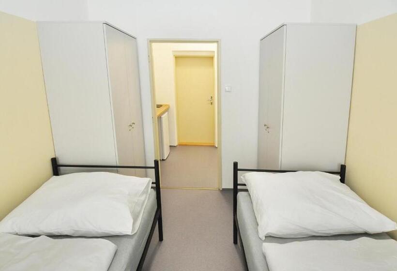 Четырехместный Номер Стандарт, Hostel Tereza Břeclav