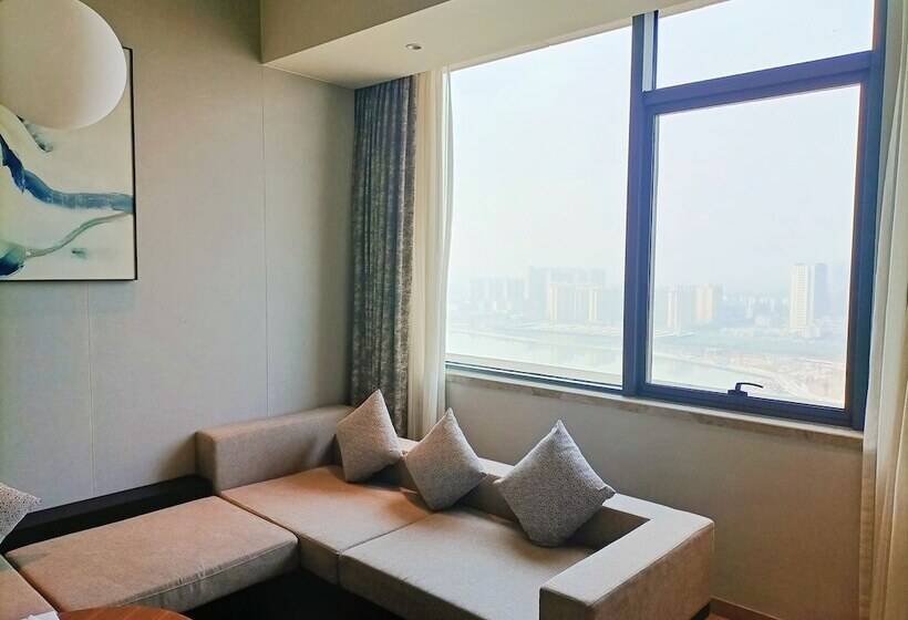 سوییت لوکس, Hilton Garden Inn Changde Dingcheng