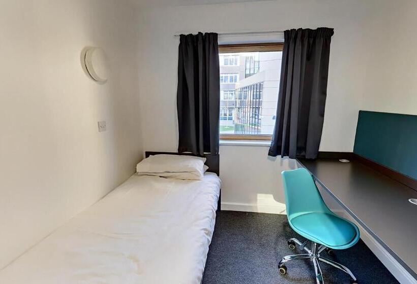 اتاق استاندارد یک نفره, Wenlock Court