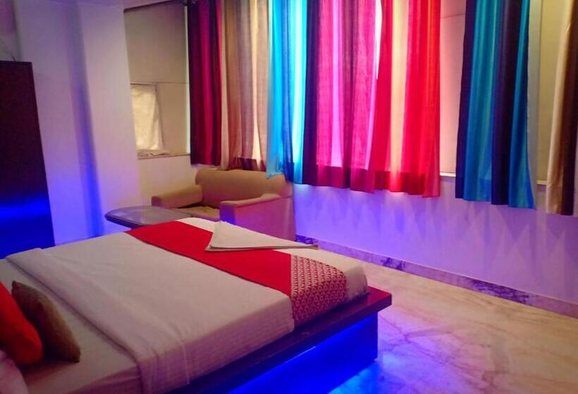 Номер Deluxe Кровать Кинг, King Delhi Airport