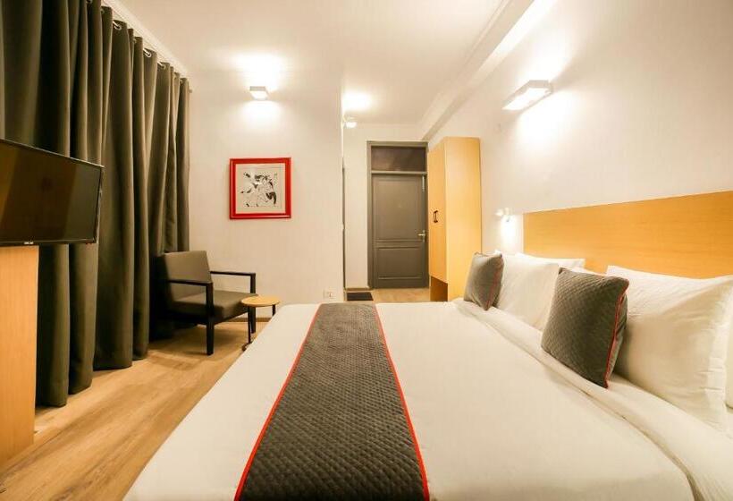 Номер Deluxe Кровать Кинг, King Delhi Airport