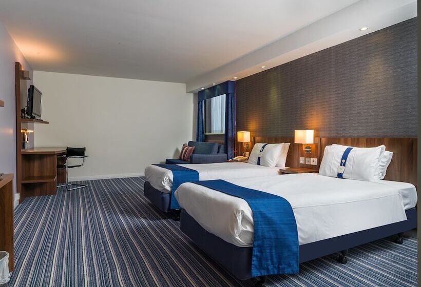 اتاق استاندارد, Holiday Inn Express London Gatwick   Crawley By Ihg