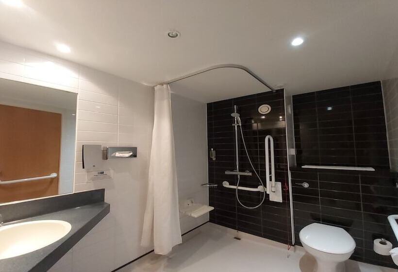 اتاق استاندارد, Holiday Inn Express London Gatwick   Crawley By Ihg