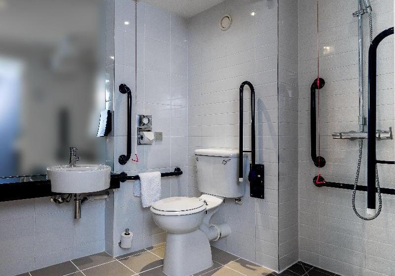 اتاق استاندارد برای معلولان, Holiday Inn Express London Gatwick   Crawley By Ihg