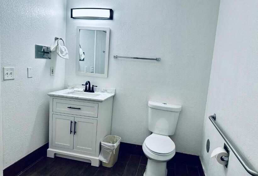 اتاق استاندارد با تخت بزرگ, Studio 6 Flagstaff Az