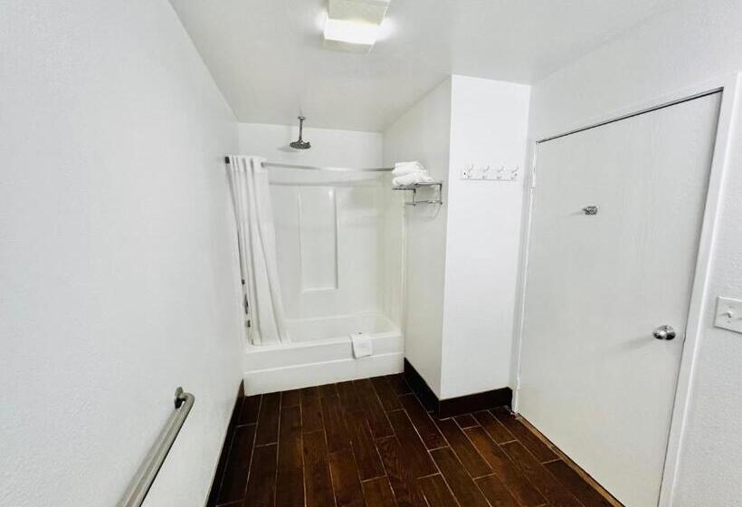 اتاق استاندارد با تخت بزرگ, Studio 6 Flagstaff Az