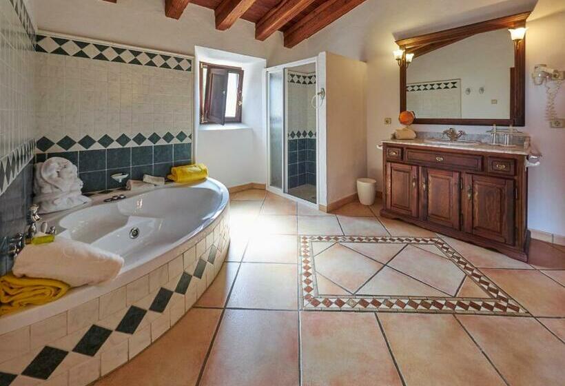 سوییت جونیور, Finca Binibona Parc Natural