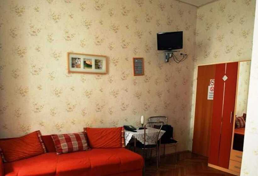 标准三人间, Pension Arpi