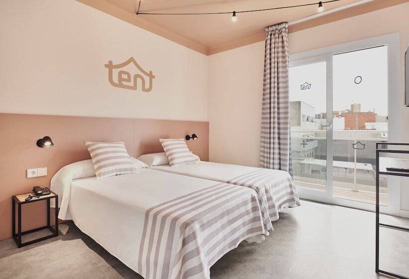 プールビュースタンダードルーム, tent Lloret de Mar
