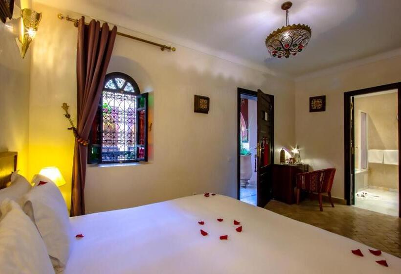 اتاق سوپریور, Dar Anika
