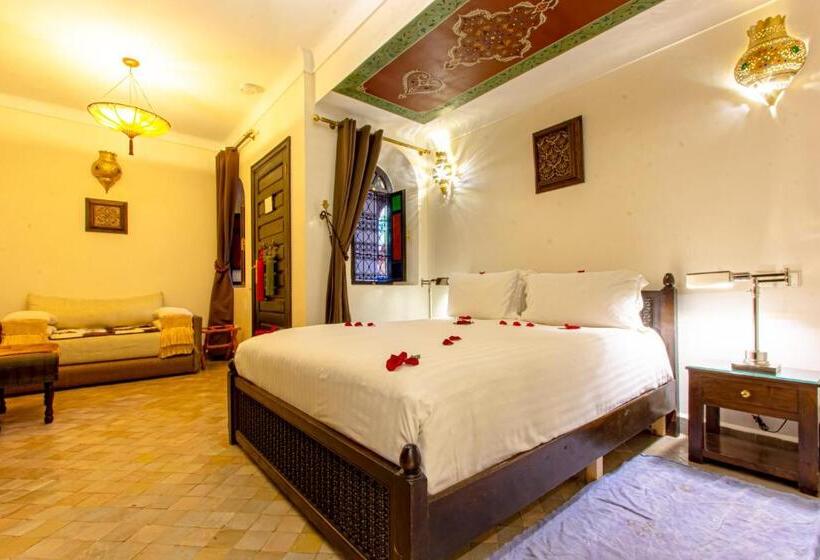 اتاق سوپریور, Dar Anika